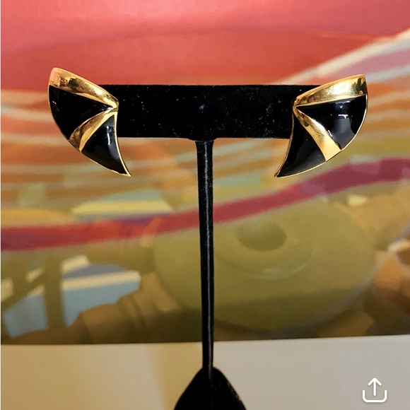 Vintage Black And Gold Monet Pierced Earrings - Picture 1 of 1